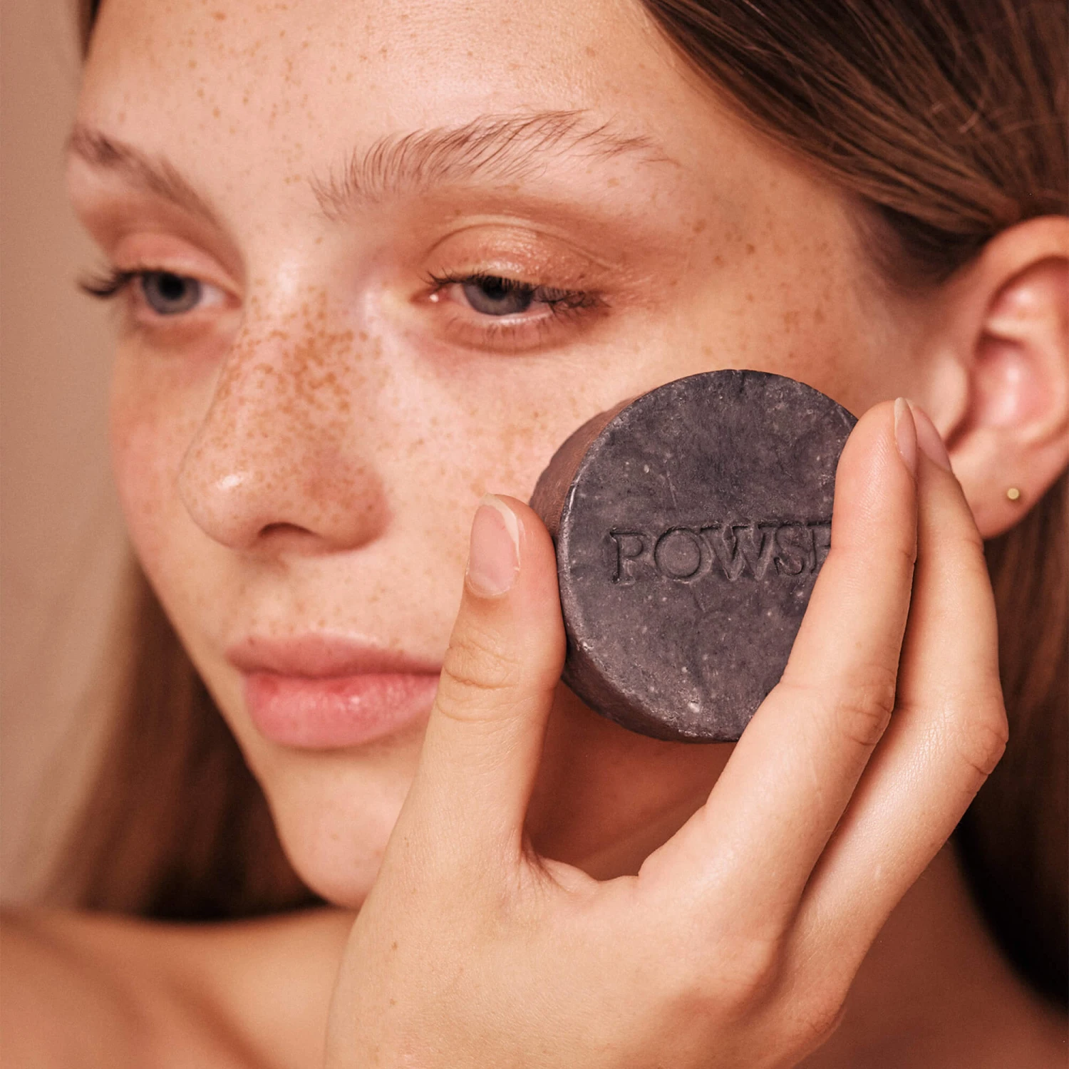 Nettoyant Visage Solide Charbon Actif & Bergamote Peau Mixte 4 Nettoyant Visage Solide Charbon Actif & Bergamote Peau Mixte – Image 2