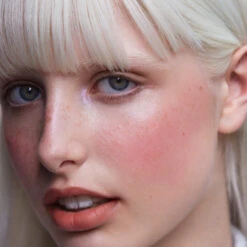 Bisou Blush Crème -Bun Beauty Magasin 3vfr bisou blush aissa carre