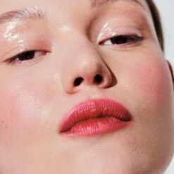 Rouge à Lèvres Semi Mat -Bun Beauty Magasin 4Ral Carre