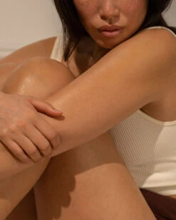 The Classic Hint Of Summer Autobronzant Éclat -Bun Beauty Magasin Corps5 viki post