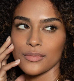 Clean Line Eye-Liner Liquide -Bun Beauty Magasin ILIACleanLineGelLiner D 3