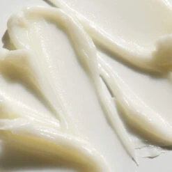 Lip Wrap Overnight Treatment Baume à Lèvres De Nuit -Bun Beauty Magasin ILIA 0001 Lip Wrap Swatch 3