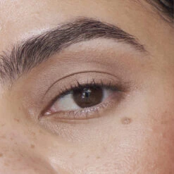 Liquid Powder Matte Eye Tint Fard à Paupières Crème Mat -Bun Beauty Magasin Liquid Powder Matte Comparision Grid CORK