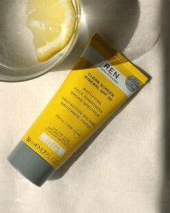REN CLEAN SKINCARE Clean Screen Protection Solaire Matifiante Visage SPF 30 -Bun Beauty Magasin SolaireRENmatifiant post