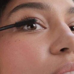 Mascara -Bun Beauty Magasin VideoOMCS Mascara