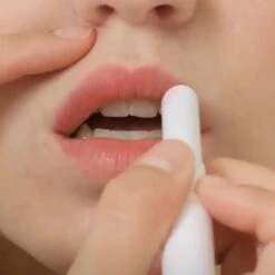 Baume à Lèvres Teinté -Bun Beauty Magasin vignette rouge mathilde