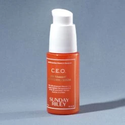 Sunday Riley C.E.O. 15% Vitamin C Brightening Serum Éclaircissant -Bun Beauty Magasin visuel inspi serum